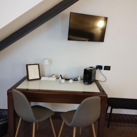 Palazzo Cusani Charming Rooms Vercelli Kültér fotó