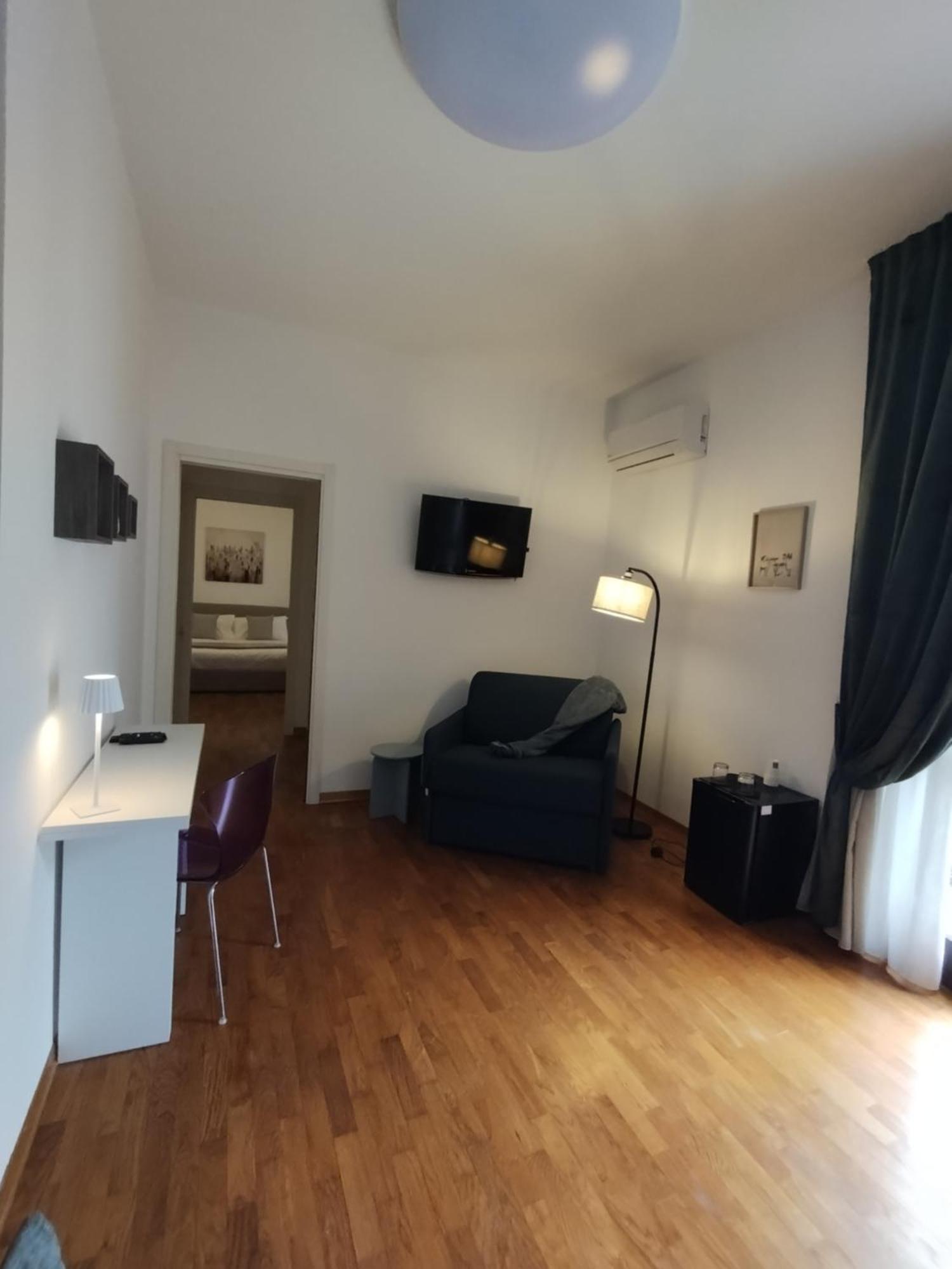 Palazzo Cusani Charming Rooms Vercelli Kültér fotó
