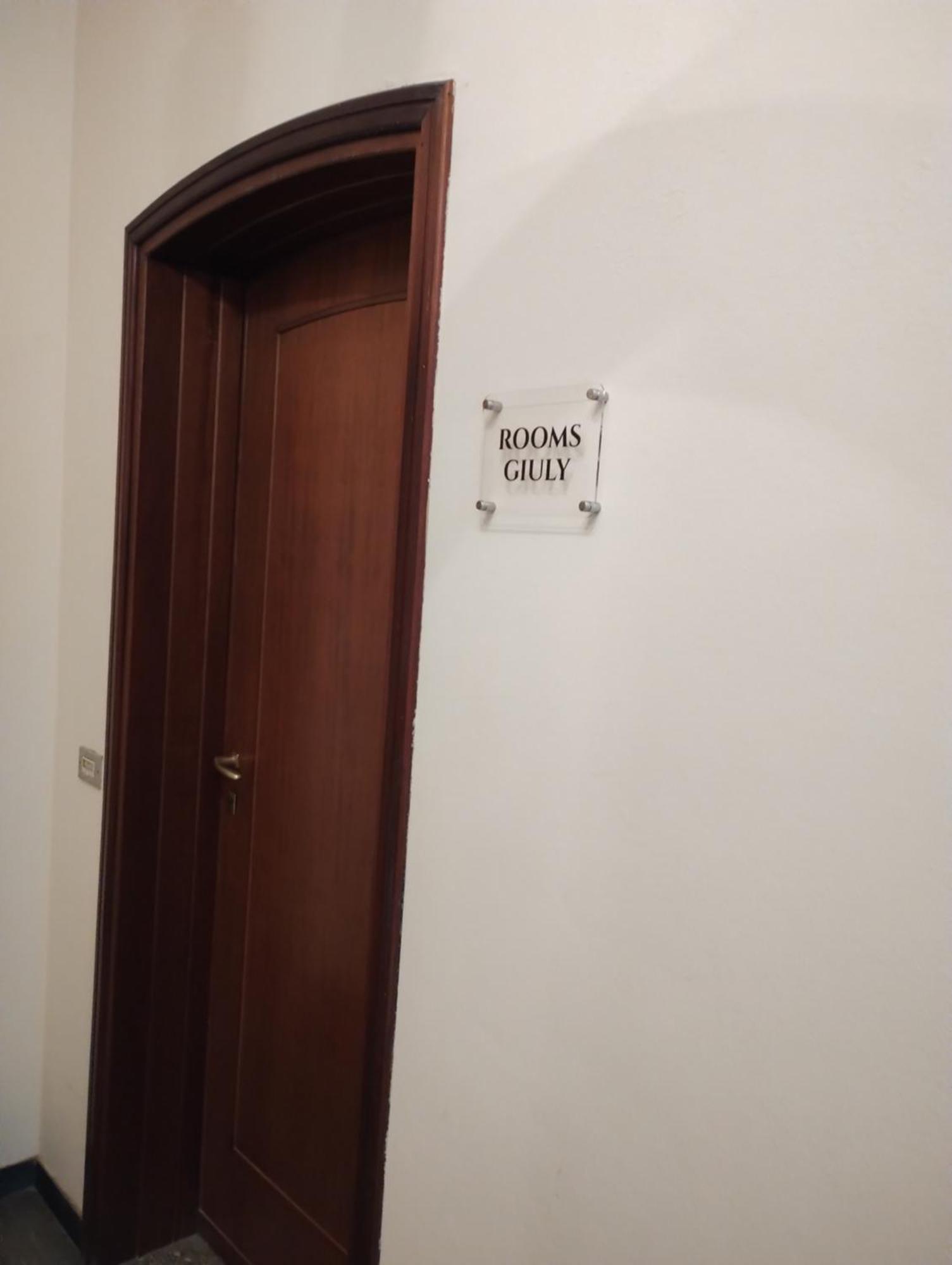 Palazzo Cusani Charming Rooms Vercelli Kültér fotó