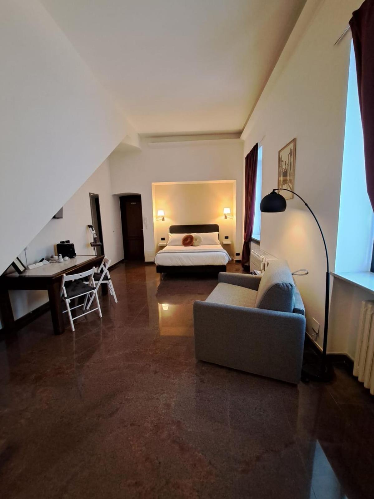 Palazzo Cusani Charming Rooms Vercelli Kültér fotó
