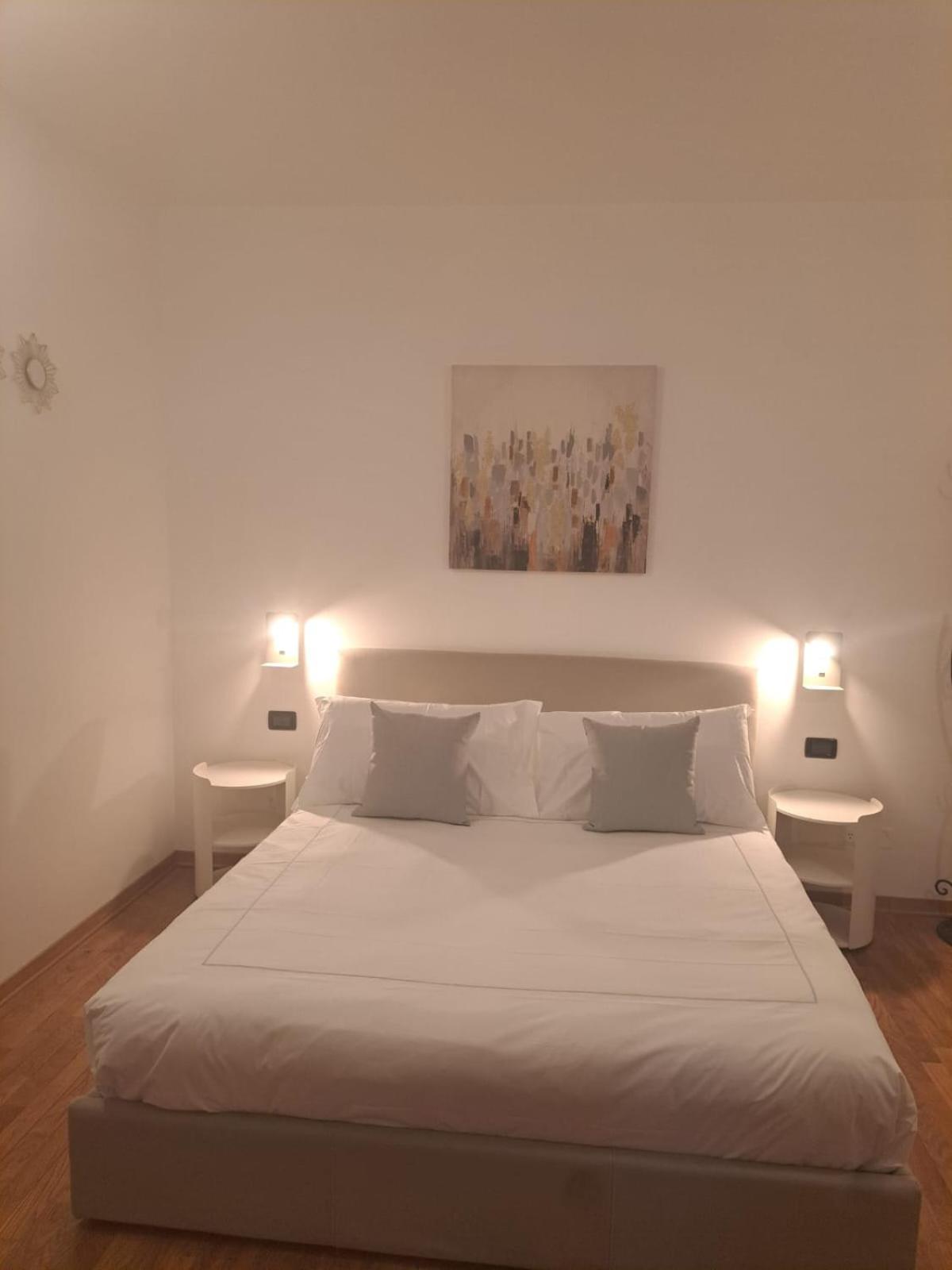 Palazzo Cusani Charming Rooms Vercelli Kültér fotó