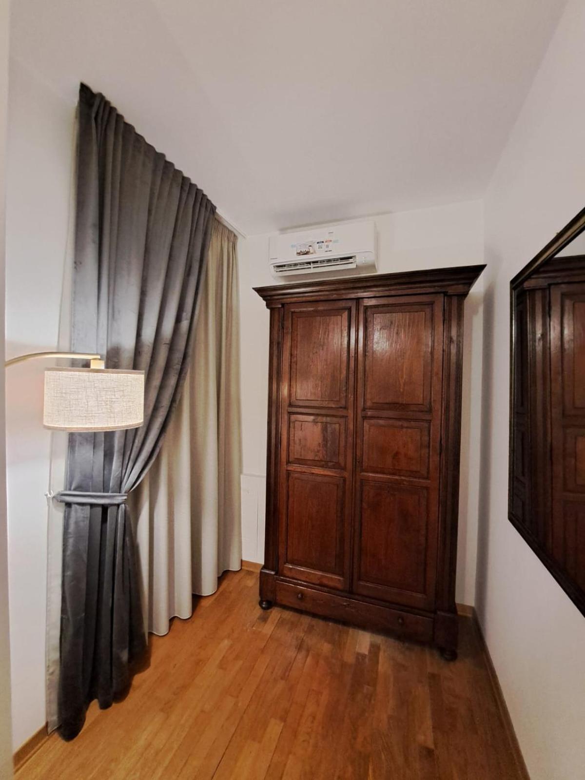 Palazzo Cusani Charming Rooms Vercelli Kültér fotó
