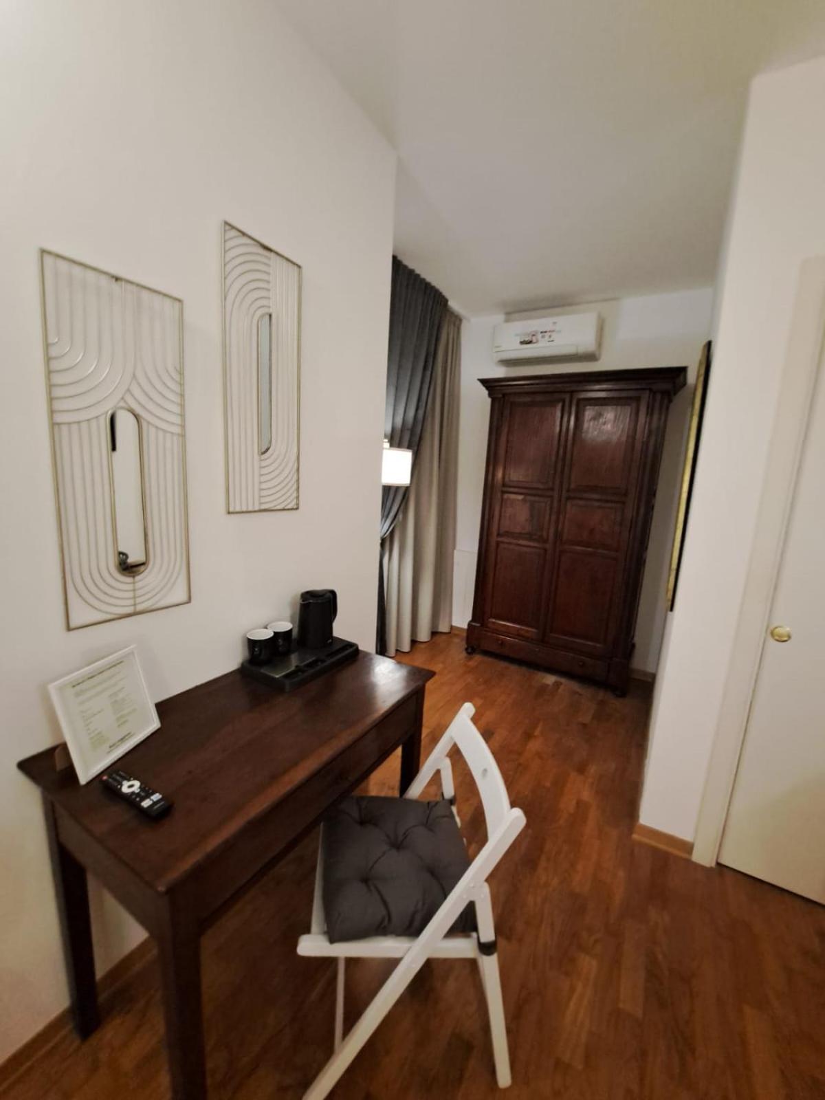 Palazzo Cusani Charming Rooms Vercelli Kültér fotó